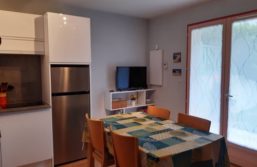 Saligos Apartment | T3 ground floor private garden 2minLUZ