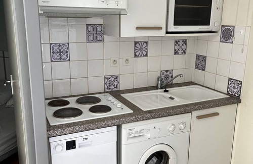 Luz-Saint-Sauveur Apartment | T3 historic center Luz + private parking