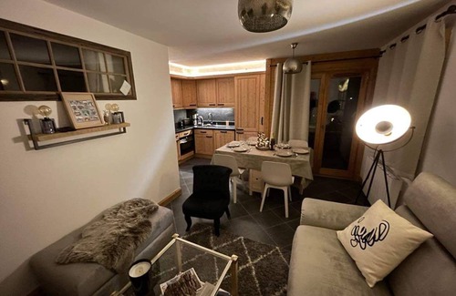 Les Carroz-d'Araches Apartment | T3 in a luxury residence opposite the swimming pool, tennis court and accrobranche.