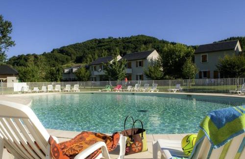 Saint-Geniez-d'Olt House | T3 la savane saint Geniez d'olt 2 piscines chauffées dans une charmante résidence de vacances