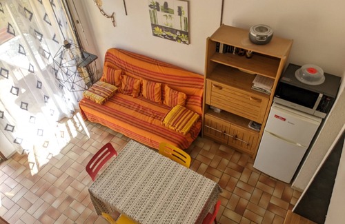 Port-la-Nouvelle Villa | T3 Mezzanine Villa with AC, Close to Beach, Parking and Terrace - Sleeps 6