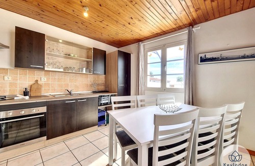 Saint-Denis Apartment | T3 – Paul et Aliette* – 70 m² – Close to St-Denis centre