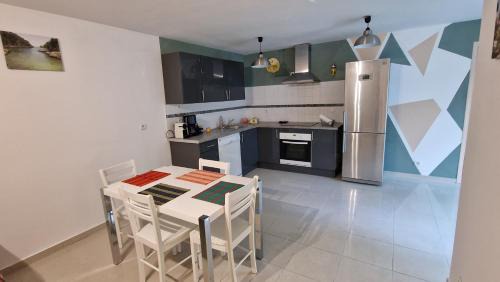 Carnoux-en-Provence Apartment | T3 rez de villa le PORT MIOU 2 chambres 6 personnes