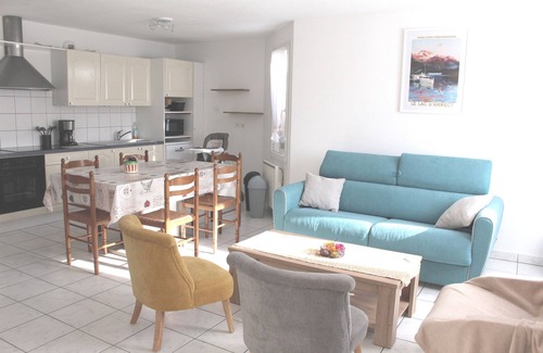 Doussard Apartment | T3 single-storey apartment in quiet central Doussard