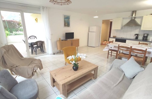 Doussard Apartment | T3 single-storey apartment in quiet central Doussard