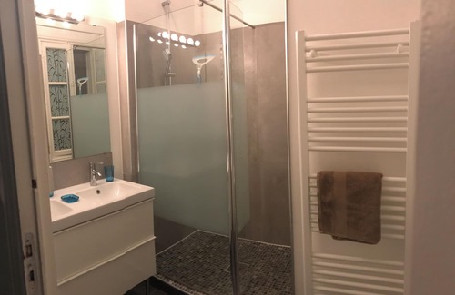 Baille Apartment | T4 Air-conditioned 3 Bedrooms Proximité Castellane Immeuble Art Déco / 6 persons