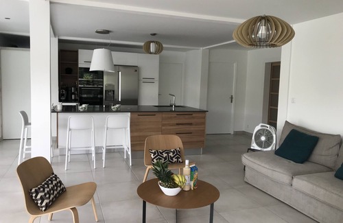 Pointe du Bout Apartment | T4 renovated with private garden in Trois Ilets, beach 200m, sea view