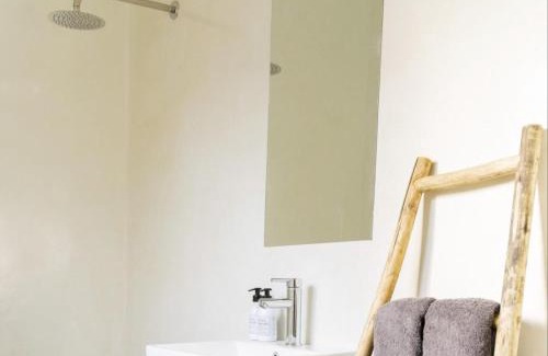 Victoria Falls Cabin | Tabokana House