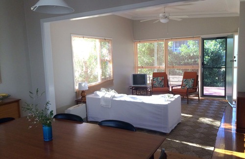 Lake Tabourie House | Tabourie indoor/outdoor idyll