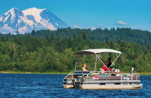 East Olympia Cottage | Tackle Box Cottage at the LakenFish all year Boat rentals at your doorstep.