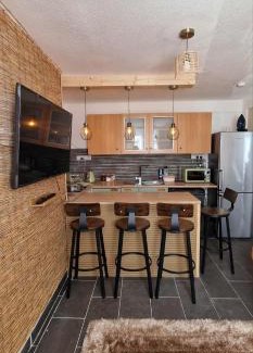 Gabalfa Apartment | Taff Cottage - Cosy & stylish getaway by River Taff