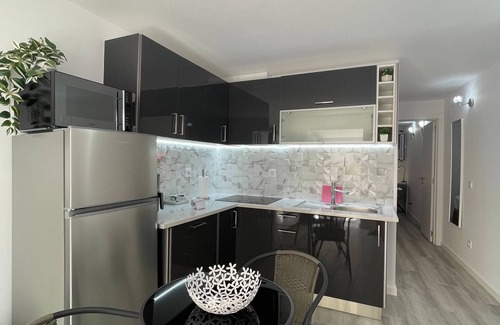 Cacilhas Apartment | Tagus River Apartment *Cacilhas, 10min from Lisbon