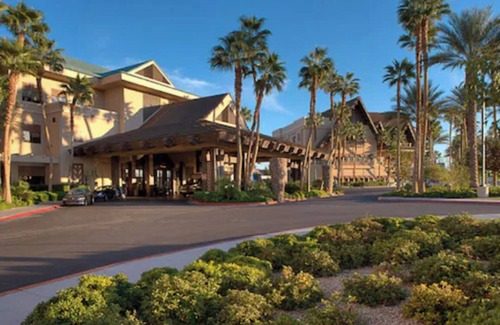 Las Vegas Hotel | Tahiti Village- a piece of paradise on the strip!l