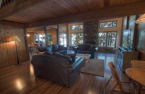 Al Tahoe House | Tahoe Acres - Lakefront Home with a Hot Tub | CYH1281