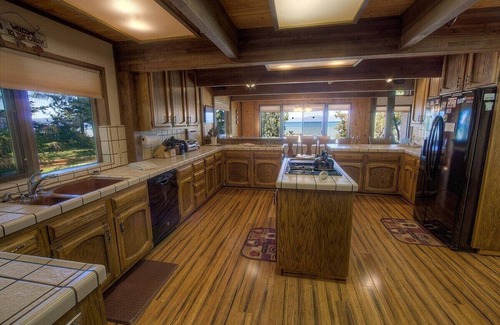 Al Tahoe House | Tahoe Acres - Lakefront Home with a Hot Tub | CYH1281