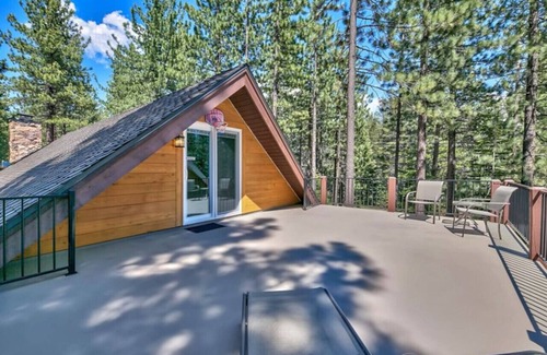 Country Club Estates Cabin | Tahoe Townie - Cozy Cabin in South Lake Tahoe!