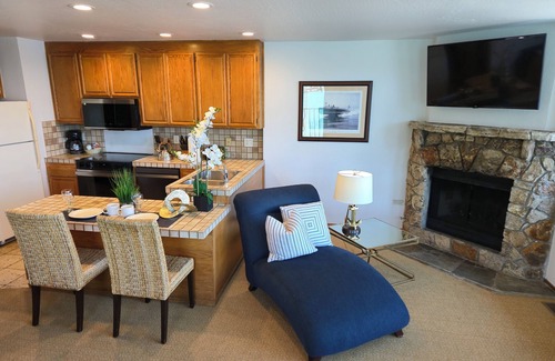 Tahoe Vista Condo | Tahoe Vista Inn Suite 2