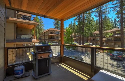 South Lake Tahoe House | Tahoe Woods Villa - Walk to Beach and Gondola - Heavenly Ski