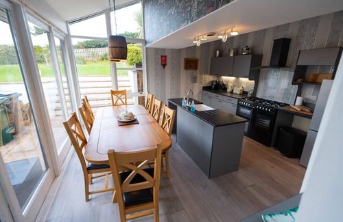 Oban House | Taigh Oban - sleeps 7 guests in 4 bedrooms