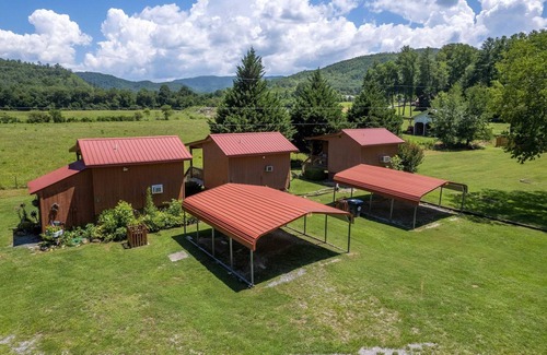 Robbinsville RV Rental | Tail of the Dragon Resort Campground Mountain View