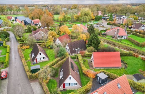 Zwiggelte House | Tailed Wit I Cottage with Cozy Garden