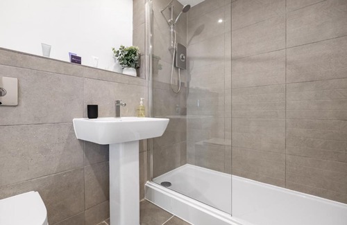 Cambridge Apartment | Tailored Stays - Water Street Apartments