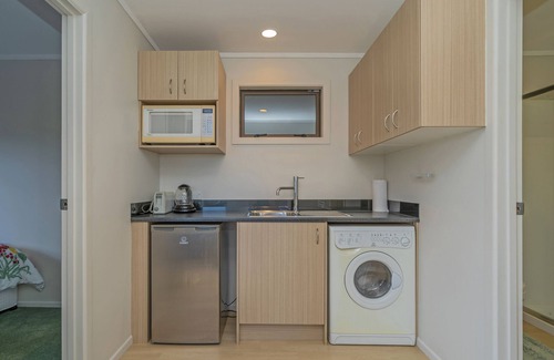 Tairua House | Tairua Harbour Views - Tairua Holiday Home