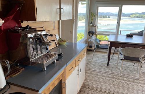 Tairua House | Tairua Treasure on Mount Paku