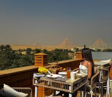 Kafrat al Jabal Bed & Breakfast | Taj Pyramids inn - Pyramids View Rooftop
