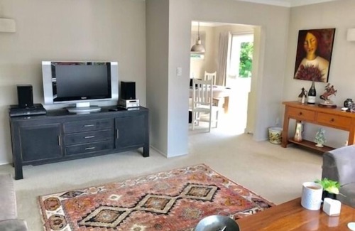 Takapuna House | Takapuna Living near Takapuna Beach