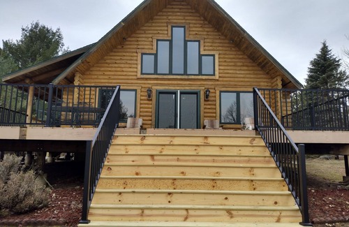 Charlevoix Cabin | Take a break and unwind at this peaceful oasis