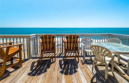 Kure Beach Condo | Take It E-Sea | Oceanfront + Community Pool!
