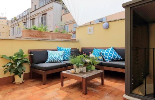 Celio Apartment | Take Me Rome - Colosseo Terrace Aparment