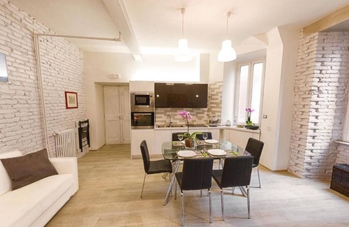 Aventine Apartment | Take Me Rome - Modern Apartment near Colosseum