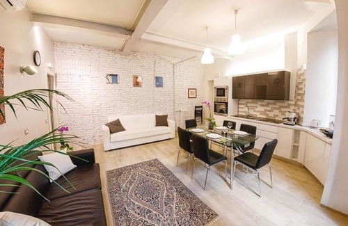Aventine Apartment | Take Me Rome - Modern Apartment near Colosseum