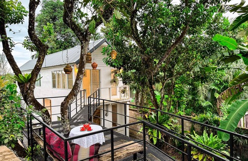 Takua Pa House | Takua Pa Home - Kick back & relax in this calm, stylish private villa.