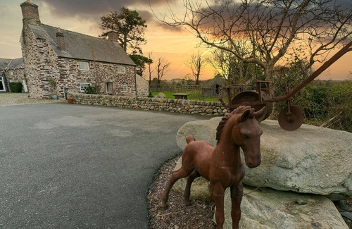 Bangor Apartment | Tal Y Bont Uchaf - a remote that sleeps 24 guests in 11 bedrooms