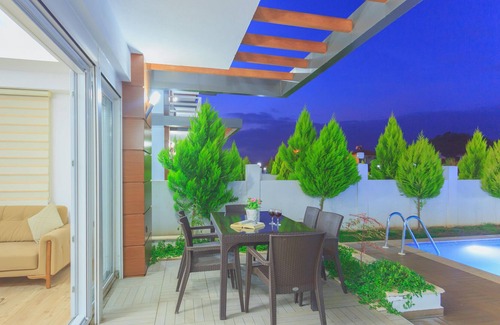 Ciftlik Villa | Tala Villa 10-4 Bedroom
