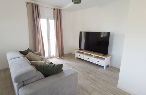 Talasani Apartment | Talasani ; Appartement Moderne Avec Piscine