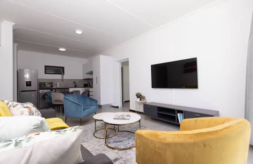 Greater Johannesburg Metropolitan Area Condo | Tali La in - 2Bed - 2Bath Fourways-Sandtonnn