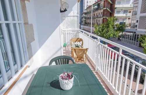 Grao de Gandia House | TALLAROL - Sunny apartment with furnished balcony on the second line to the beach.