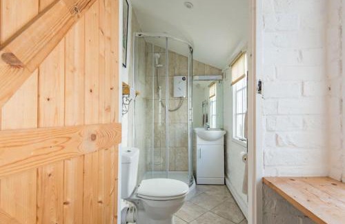 Deal House | Tally Ho