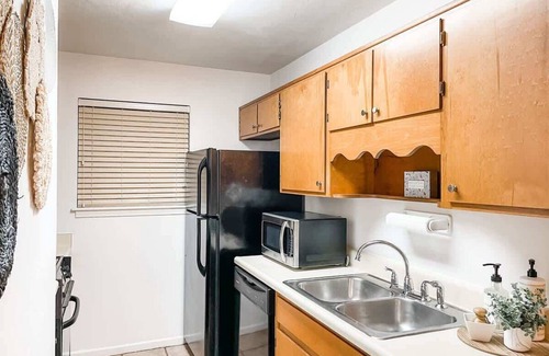 Tallahassee House | Tally Town Gem: 2BR/2BA Townhome, Sleeps 6!