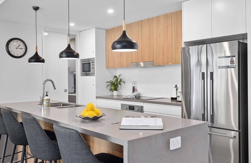 Nelson Bay Villa | Talmora – easy stroll to beach and shops