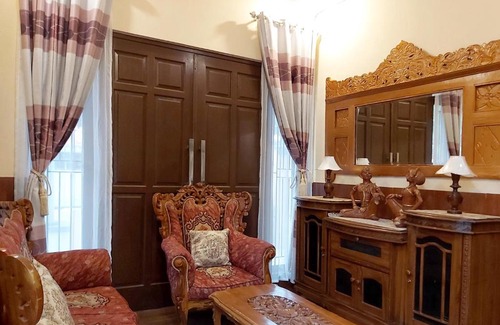 Tangerang Apartment | TAMA Guesthouse 16 People for Family or Group