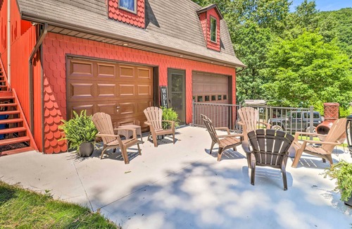 Brockton Apartment | Tamaqua Apartment w/ Fire Pit & Gas Grill!