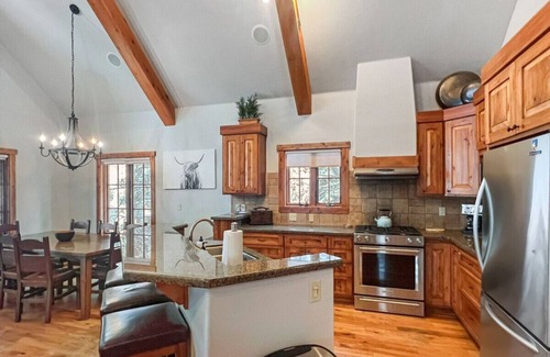 Tamarack Resort Cabin | Tamarack Chalet w/Hot Tub & Outdoor Fireplace