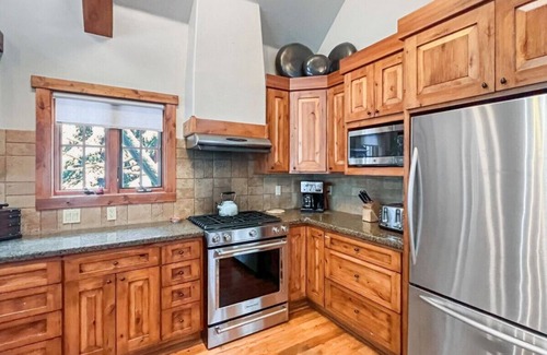 Tamarack Resort Cabin | Tamarack Chalet w/Hot Tub & Outdoor Fireplace