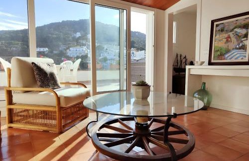 Tamariu Apartment | Tamariu Platja · Penthouse on Passeig del Mar.