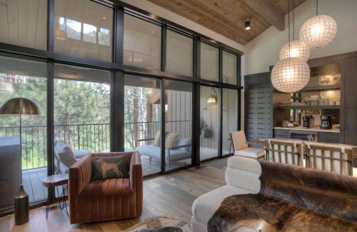 Purgatory House | Tamarron Pinecone - 836